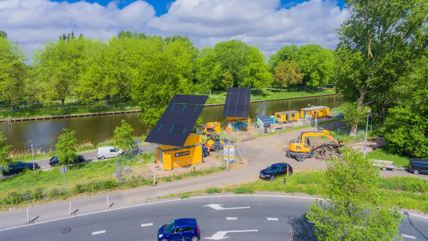 De Zonnekoning, een uit de kluiten gewassen zonnepaneel, heeft zijn nut inmiddels bewezen. (Beeld: Kemp Groep)