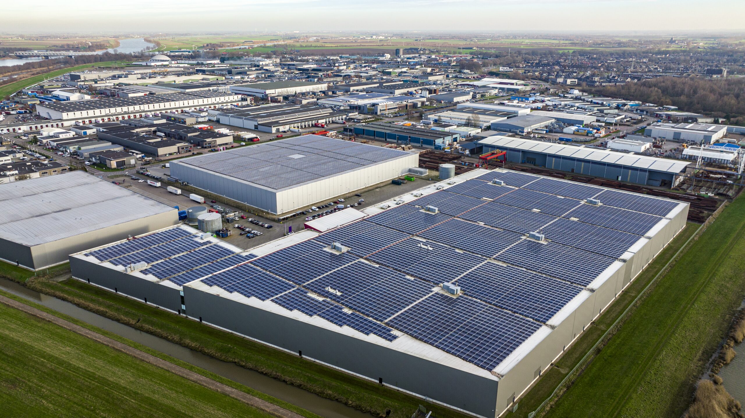 Een bedrijventerrein in Geertruidenberg. Foto: ANP/Hollandse Hoogte/Tobias Kleuver.
