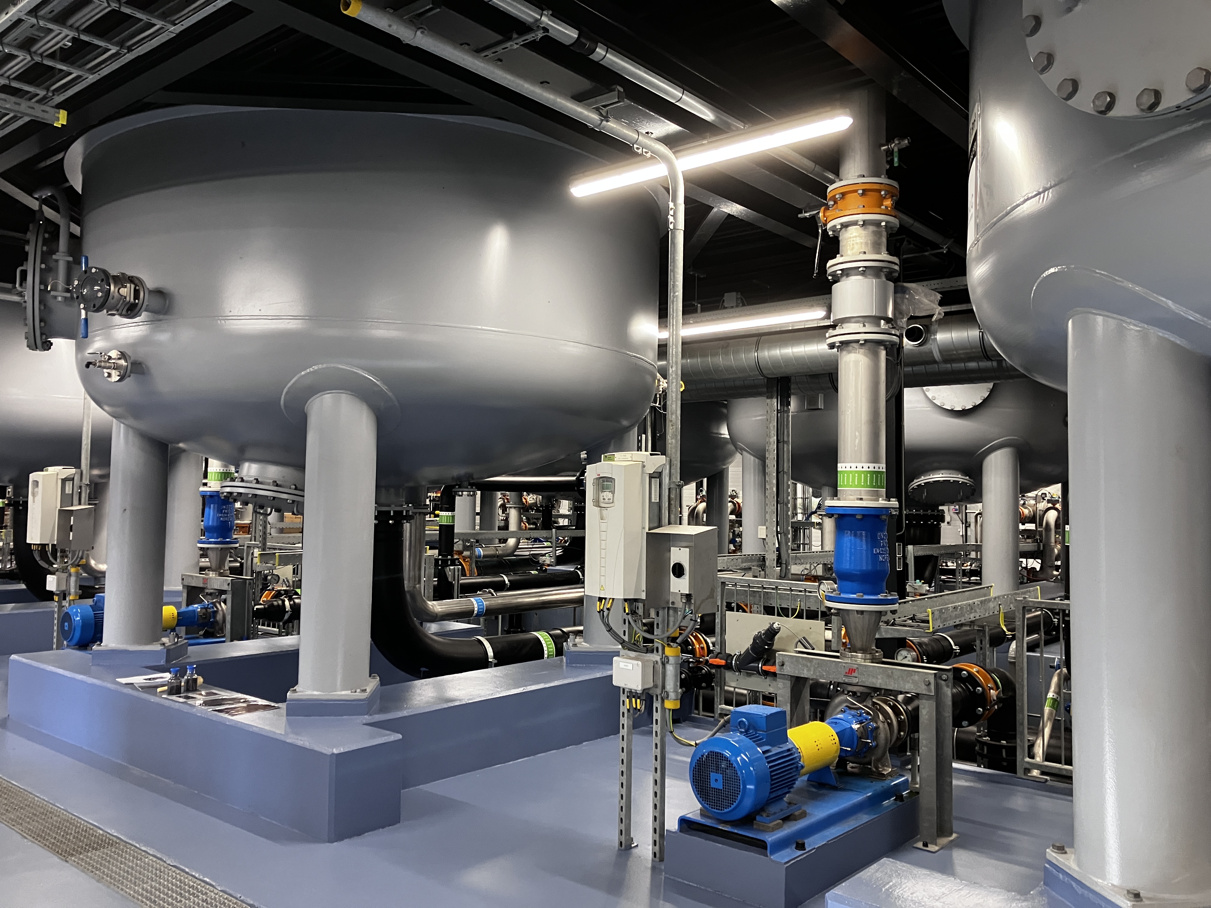 De Puurwaterfabriek in Emmen transformeert dagelijks 8.000 kuub rioolwater tot ultrapuur water. Foto Tijdo van der Zee