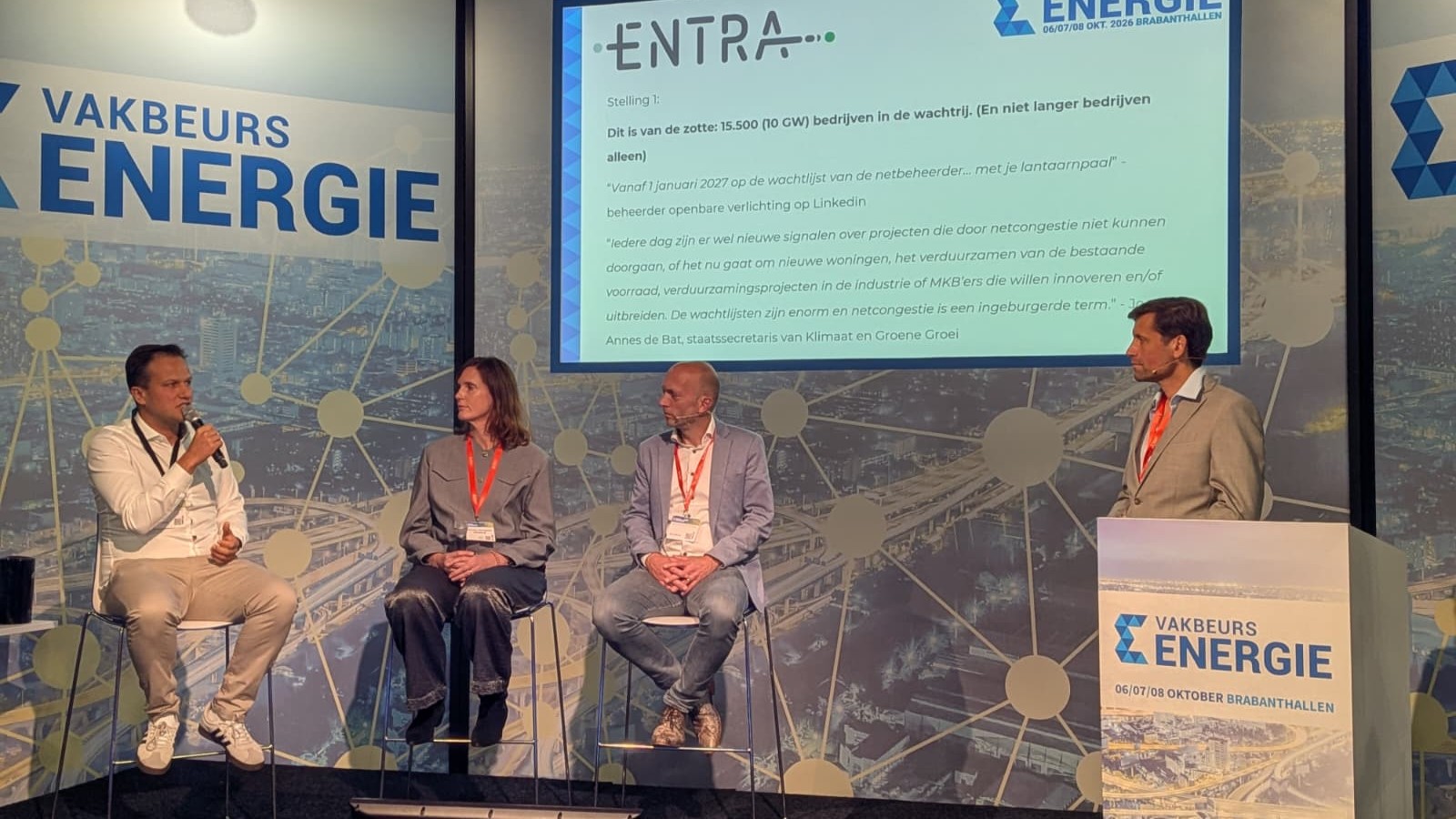 Paneldiscussie Vakbeurs Energie. Van links naar rechts: Dennis Rutten, Renske Nouwens, Maarten Kokshoorn, Tijdo van der Zee. Foto: Joop van Vlerken